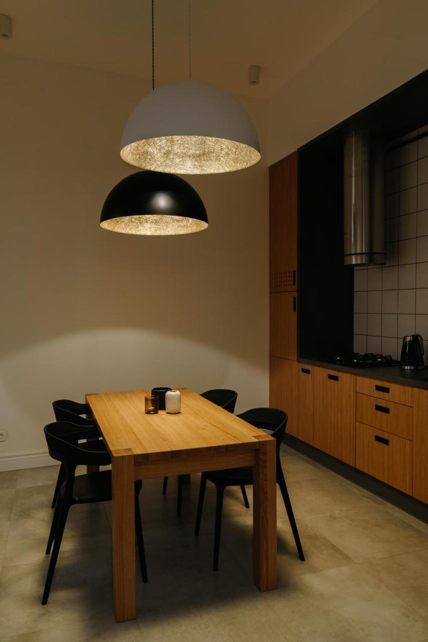 Apartment On Mikhalcuk ลวีฟ ภายนอก รูปภาพ