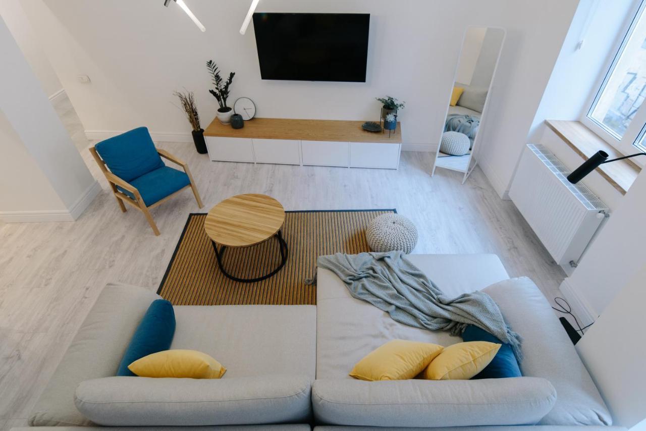 Apartment On Mikhalcuk ลวีฟ ภายนอก รูปภาพ