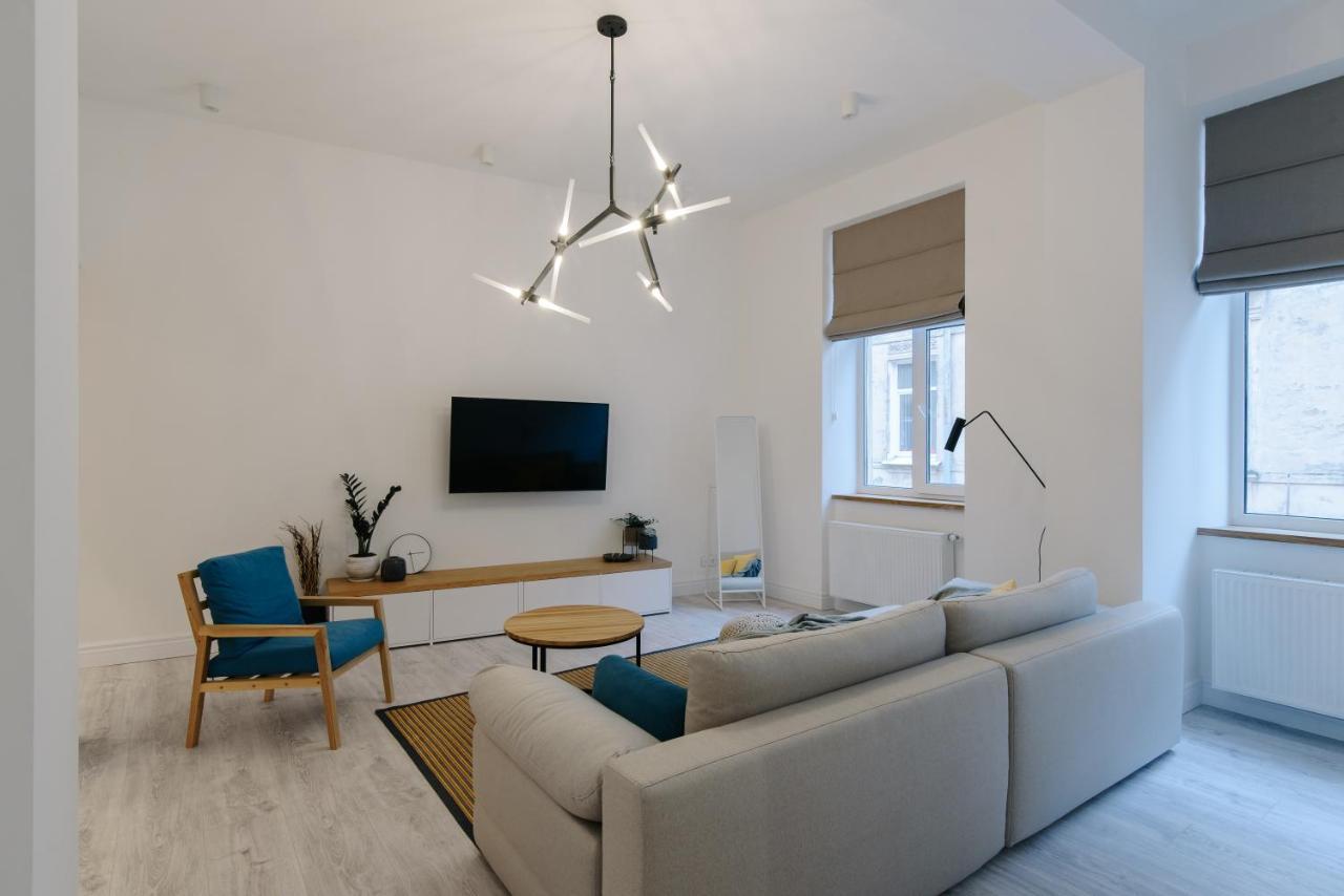 Apartment On Mikhalcuk ลวีฟ ภายนอก รูปภาพ